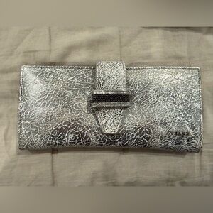 NWOT Vélez Colombia Nudo De Cuero Folia Silver Leather Wallet